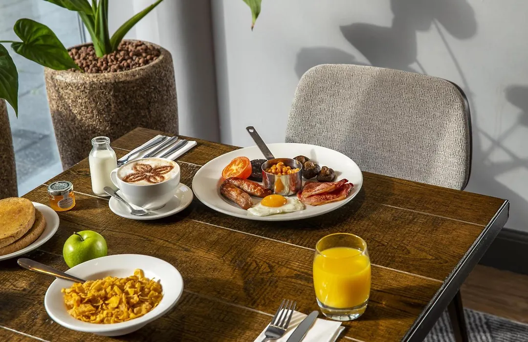 Hilton Garden Inn Bristol City Centre-1