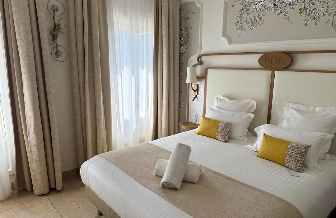 Grand Hotel Des Lecques; BW Signature Collection-1