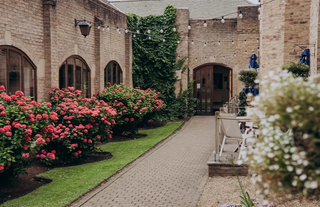 Cave Castle Hotel-1
