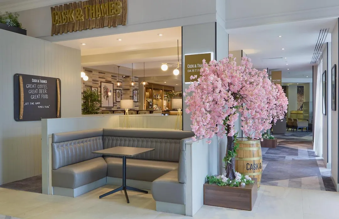Doubletree By Hilton Dartford Bridge-1