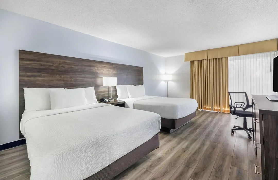 Days Inn By Wyndham London-1