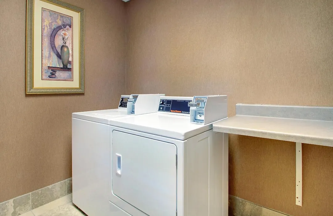Hampton Inn & Suites West Bend-1
