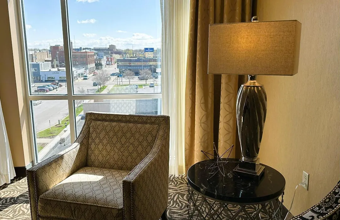 Doubletree By Hilton Bay City - Riverfront-1