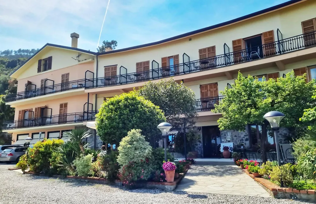 Albergo Suisse Bellevue-1