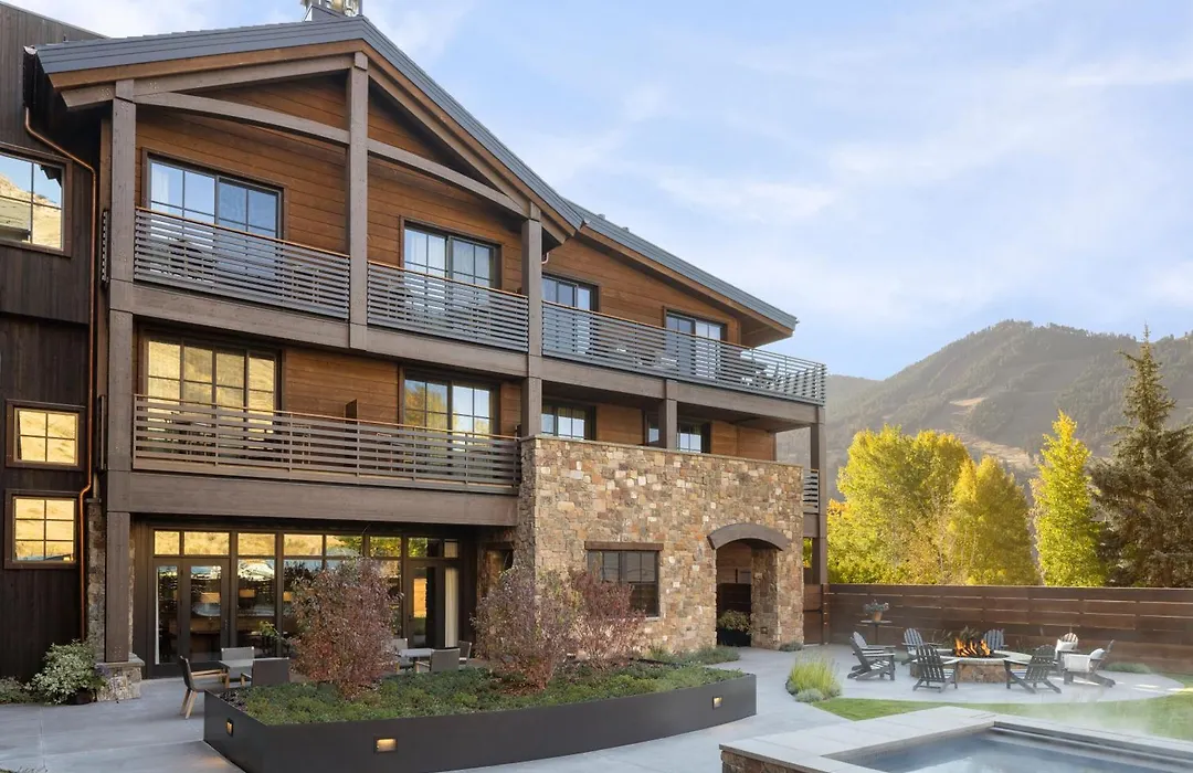 The Rusty Parrot Lodge And Spa-1