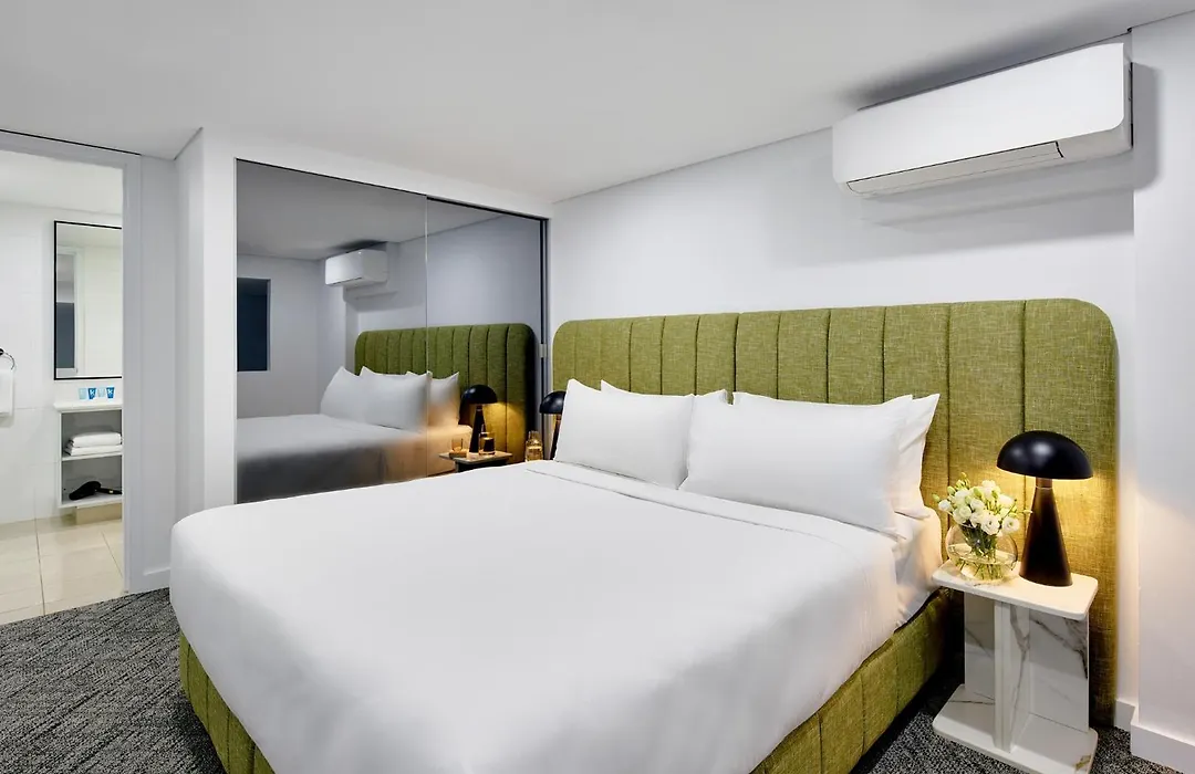 Meriton Suites Waterloo-1