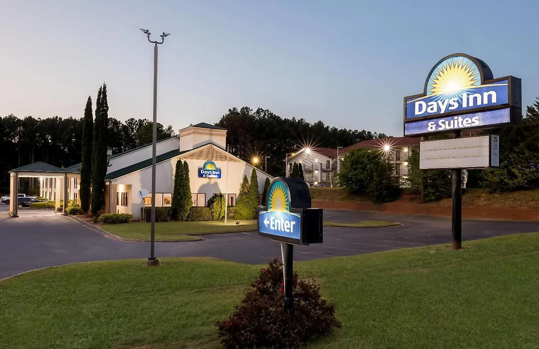 Days Inn & Suites By Wyndham Peachtree Corners Norcross-1
