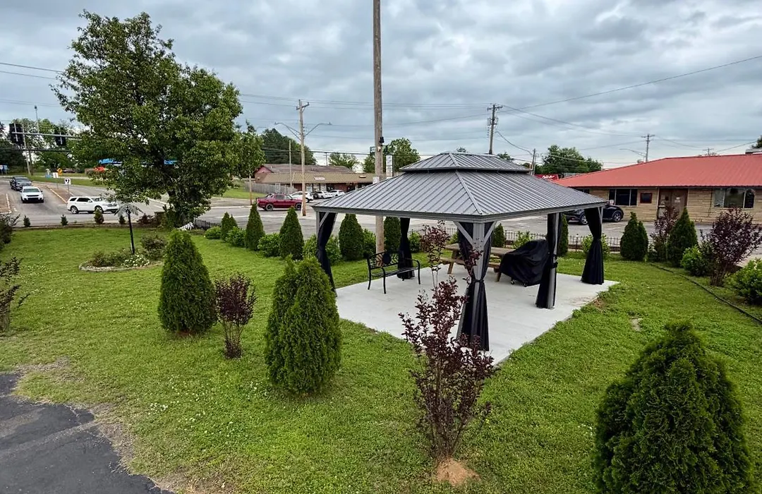 Ozark Inn & Suites-1