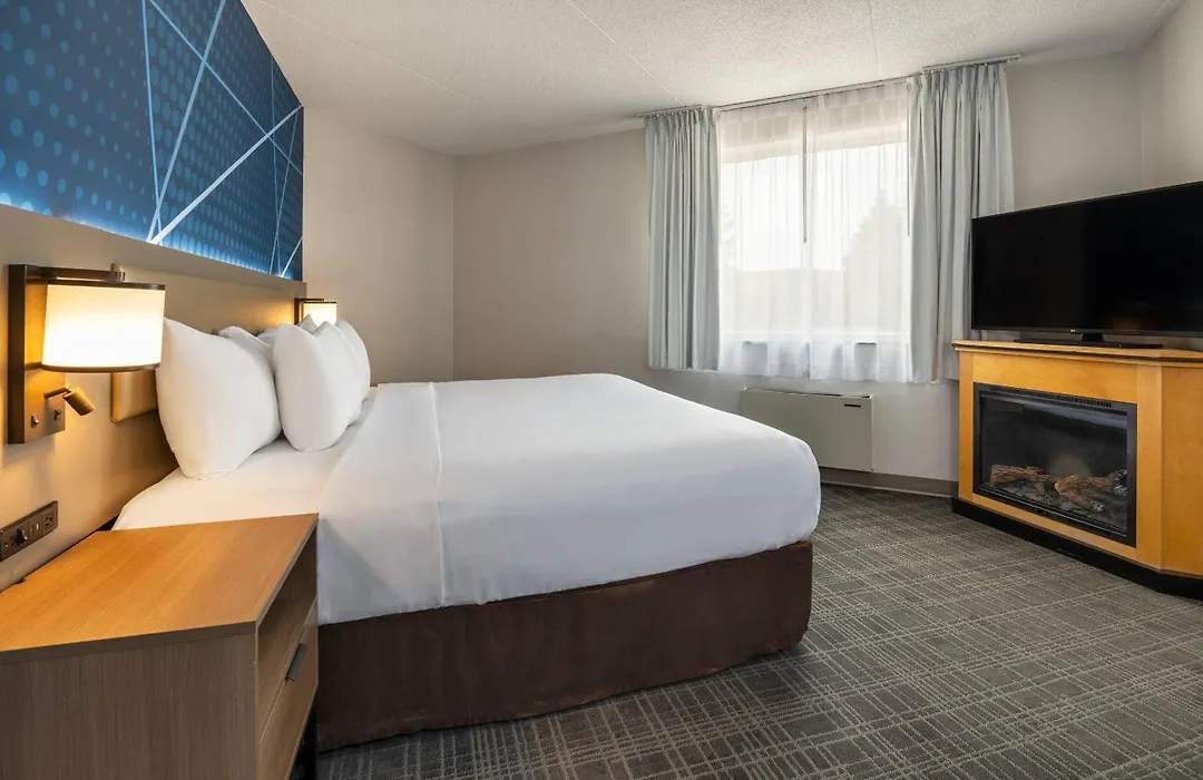 Comfort Inn & Suites Barrie - Highway 400-1