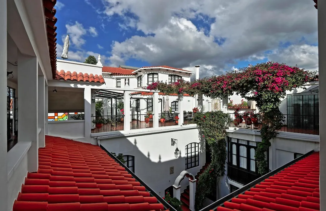El Hotel De Su Merced-1
