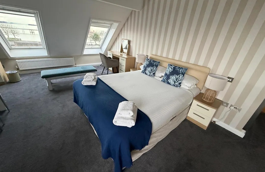 Boathouse Hotel-1