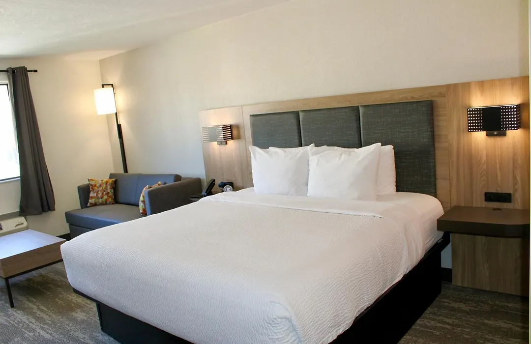 The Cairn Hotel-1