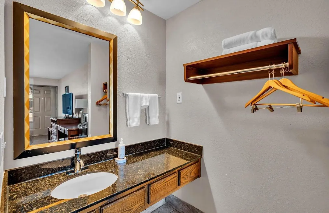 Baymont By Wyndham Warner Robins-1