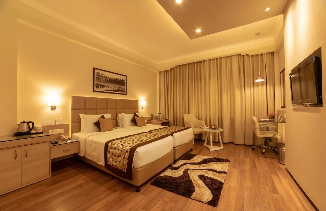 Hotel Clarks Shiraz-1
