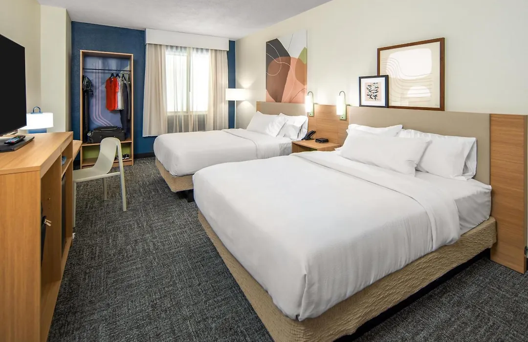 Spark By Hilton Waynesboro-1