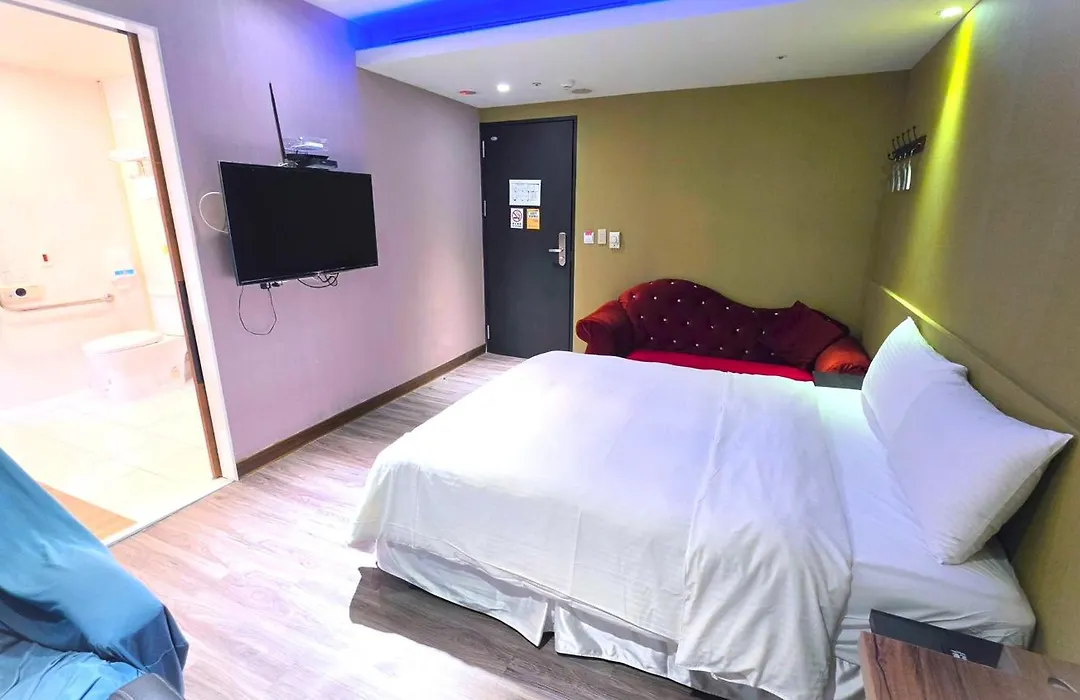 Colors Infinity Inn-1