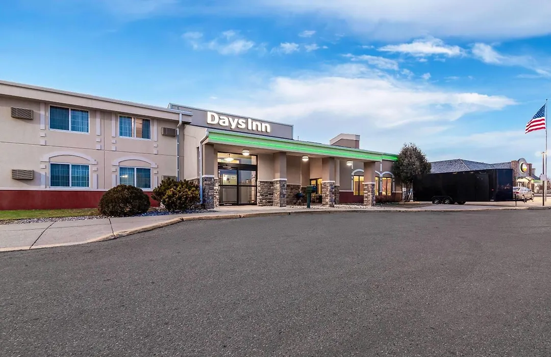 Days Inn By Wyndham Minot-1