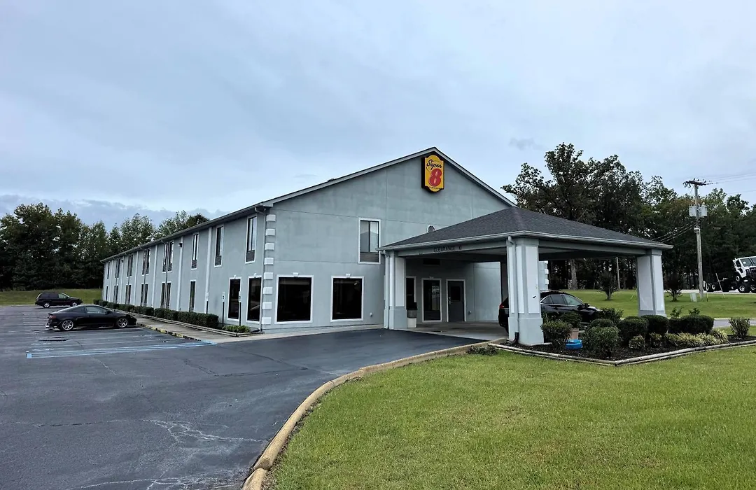 Super 8 By Wyndham Booneville-1