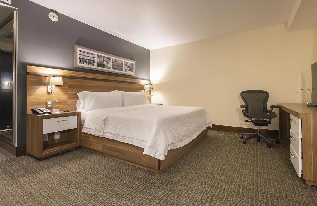 Hampton Inn By Hilton Leon-1