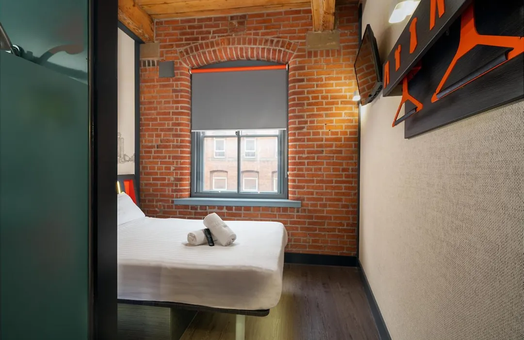 Easyhotel Manchester-1