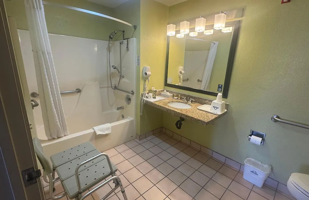 Days Inn By Wyndham Globe-1