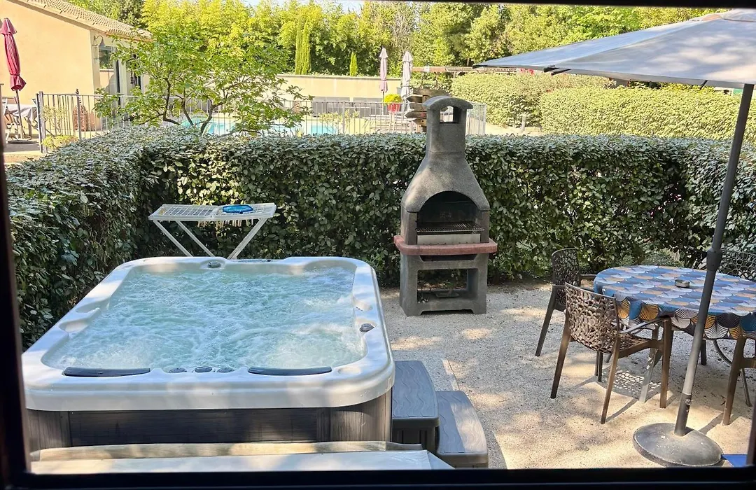 Des Roulottes En Provence-1