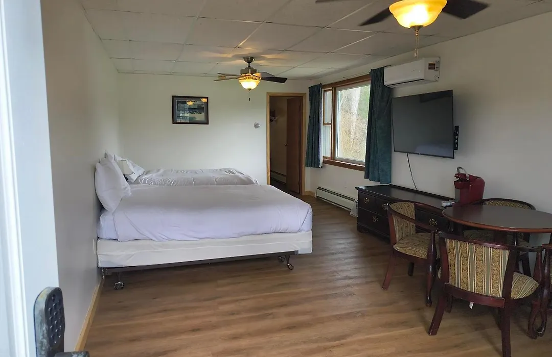 Sara Placid Inn & Suites-1