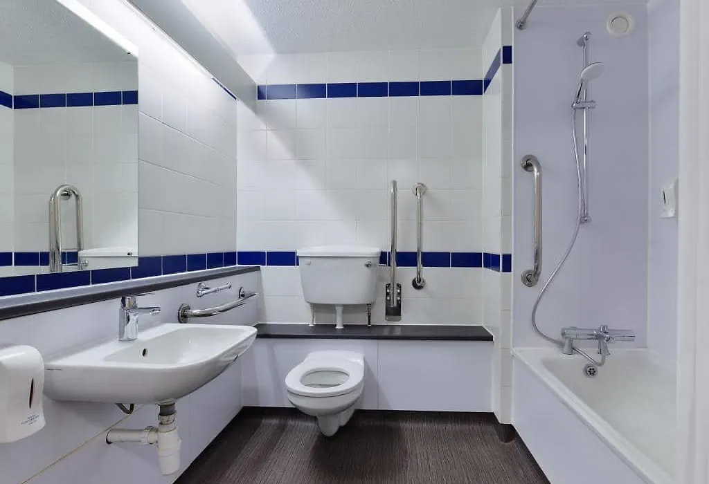 Travelodge Barnstaple-1