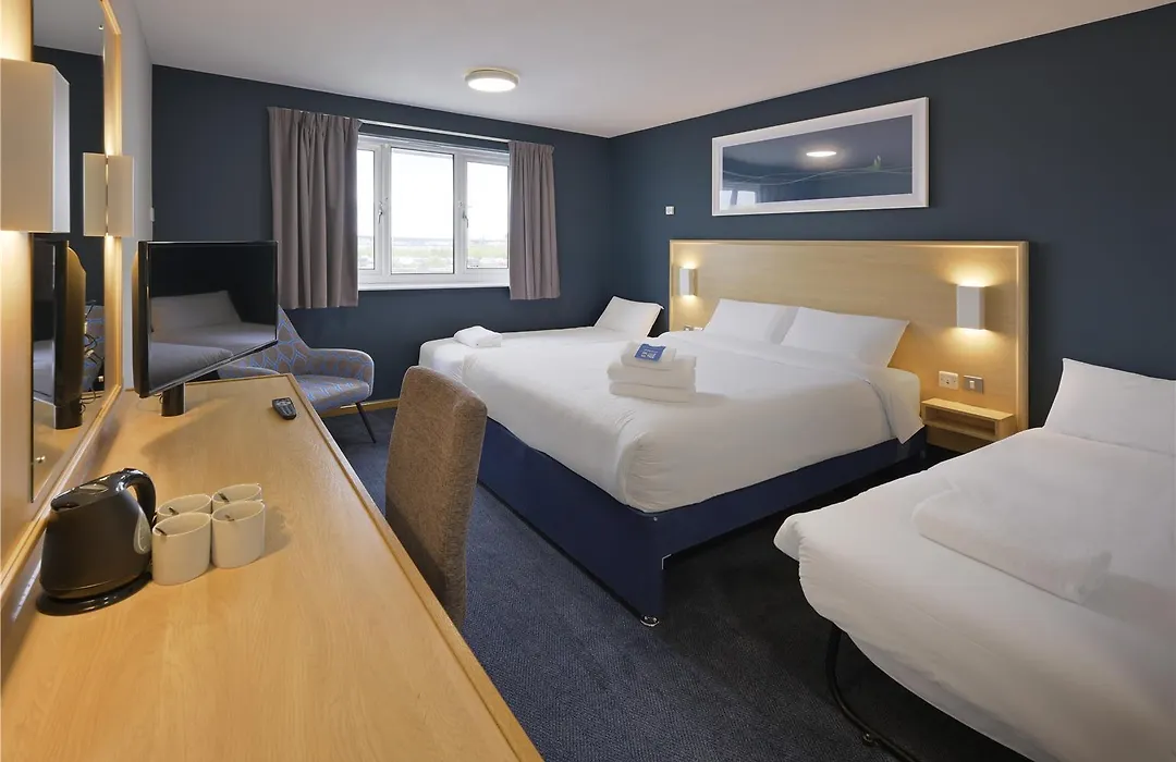 Travelodge Liverpool Docks-1