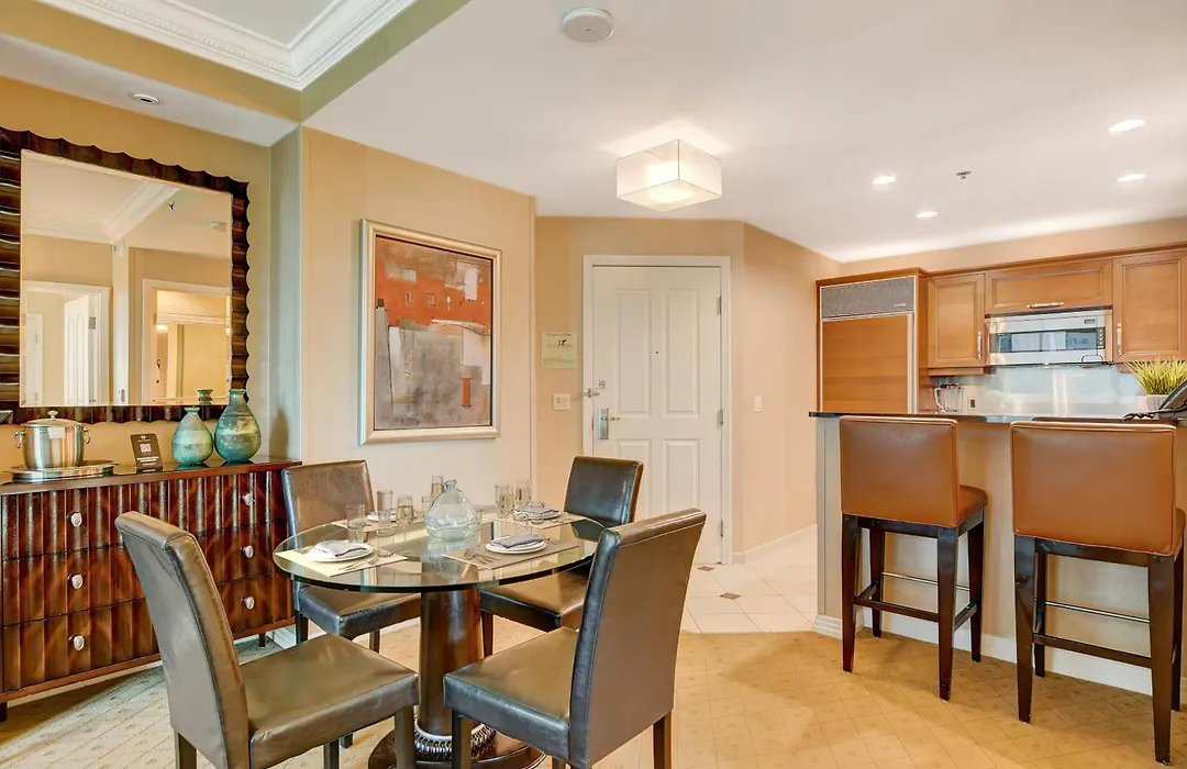 Stripviewsuites At Signature-1