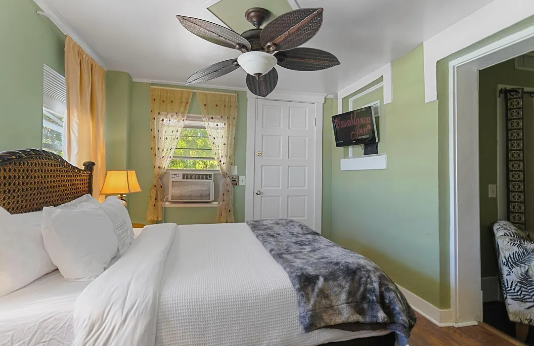 Casablanca Inn On The Bay- Exclusively For Guests 21 & Over-1