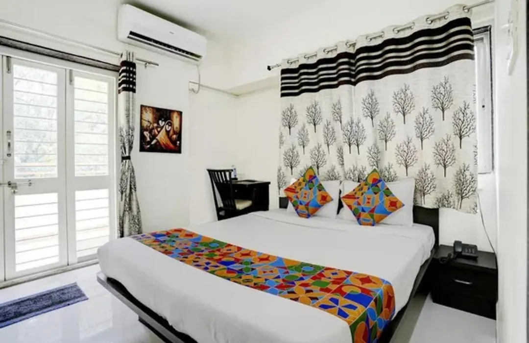 Fabhotel Vardhan House II-1