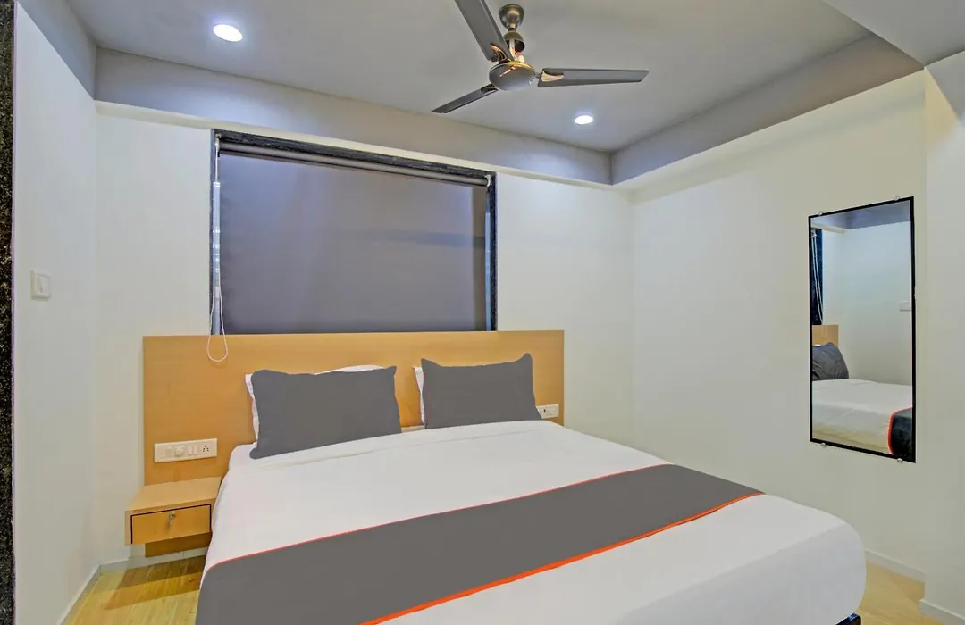 Collection O De'Pearl Hotel-1