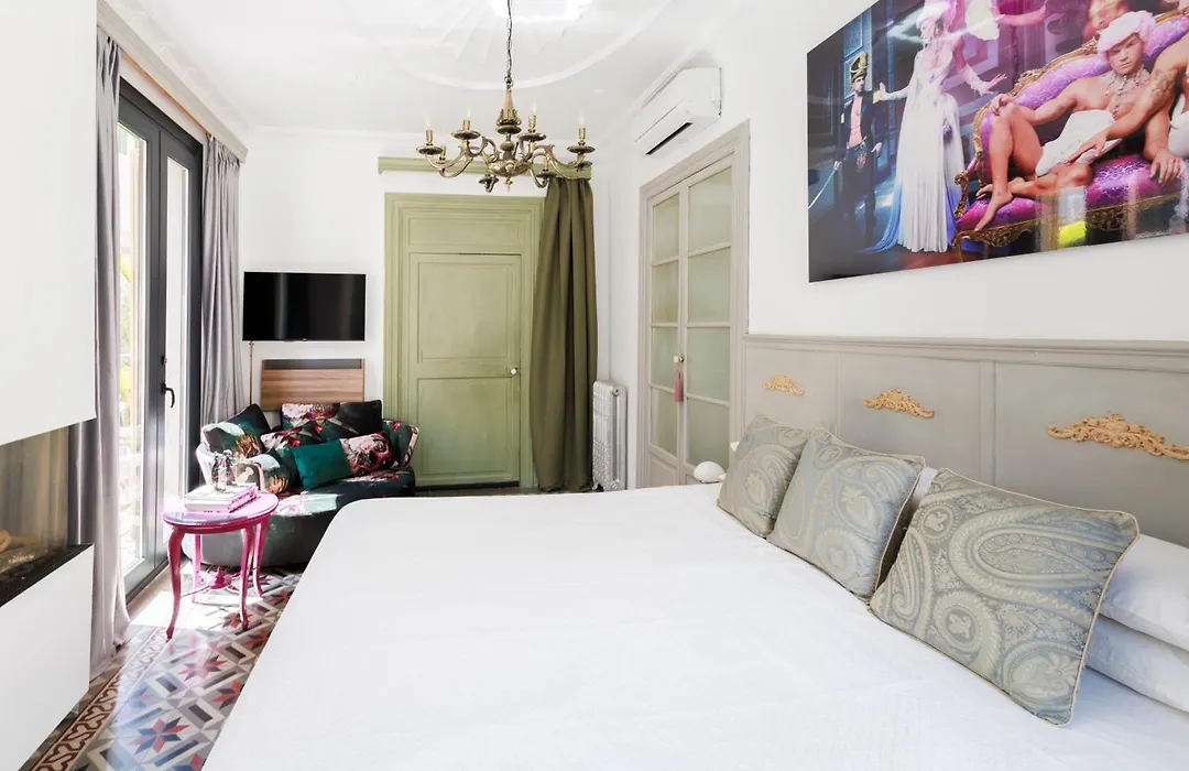 Dog Admiral - Urban Guest House-1