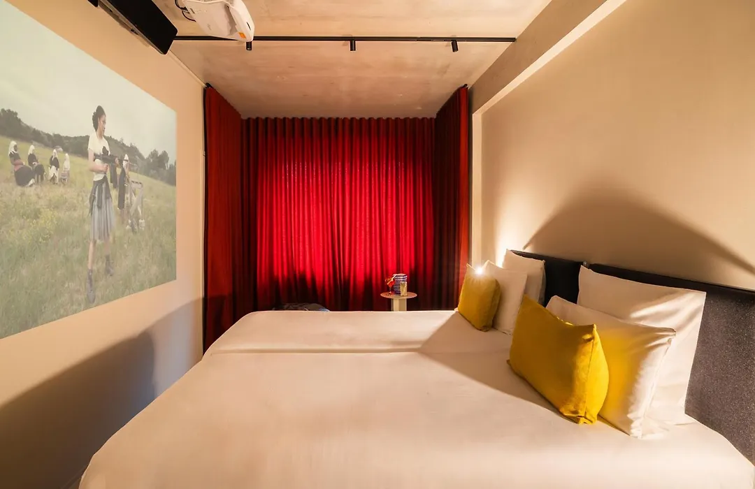 Mk2 Hotel Paradiso Nation-1