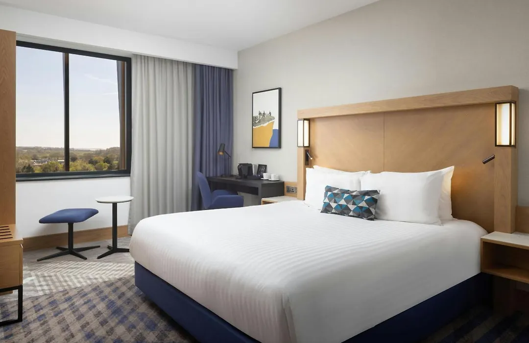 Courtyard By Marriott Exeter Sandy Park-1