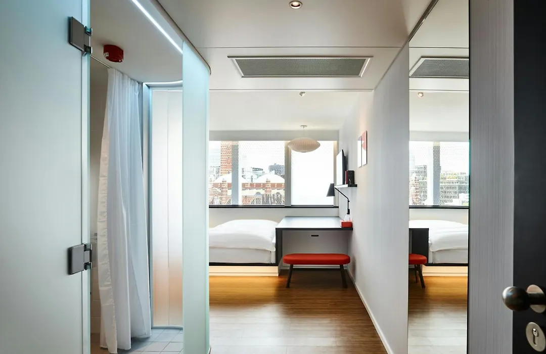 Citizenm London Victoria Station-1