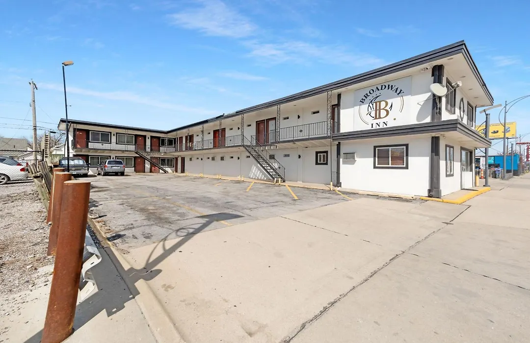 Broadway Inn-1