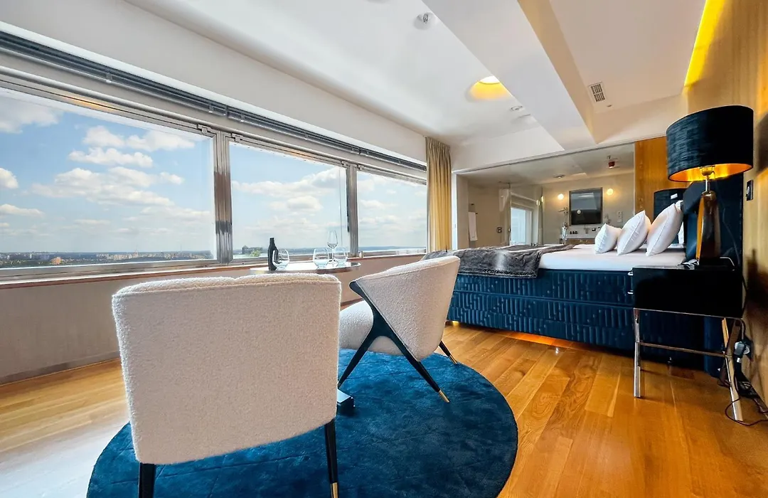 Sky Suite Hotel-1