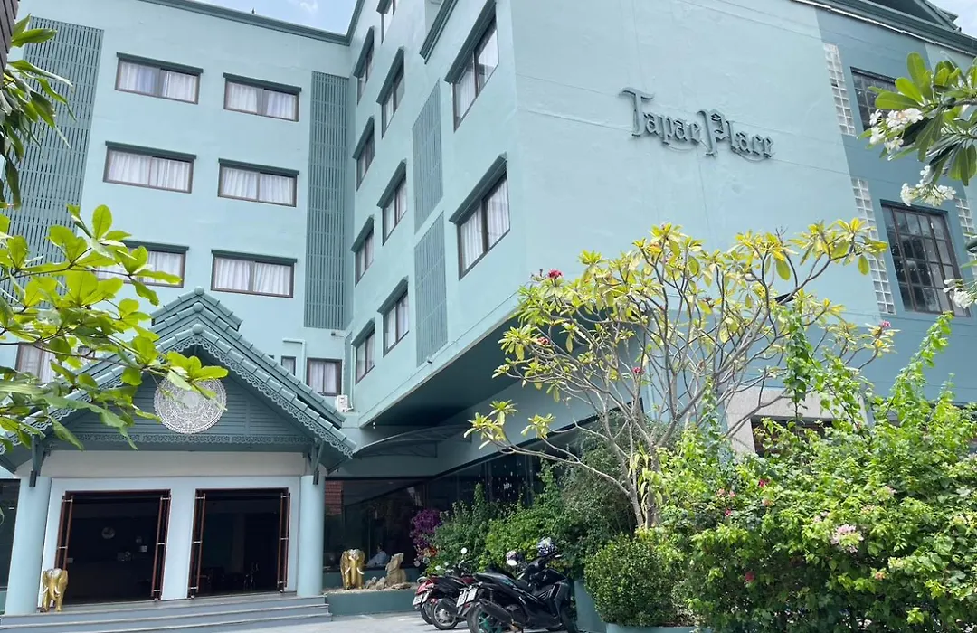 Thapaeplacehotel-1