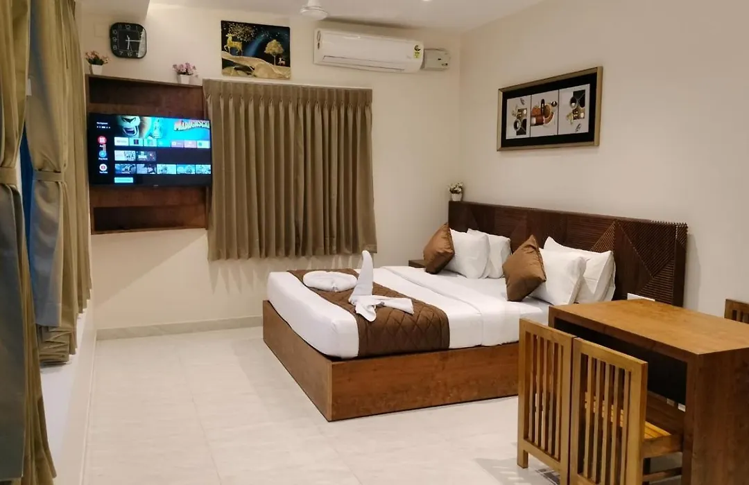Dass Paradise Hotel-1