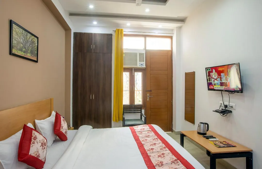 Glinzer Noida-1