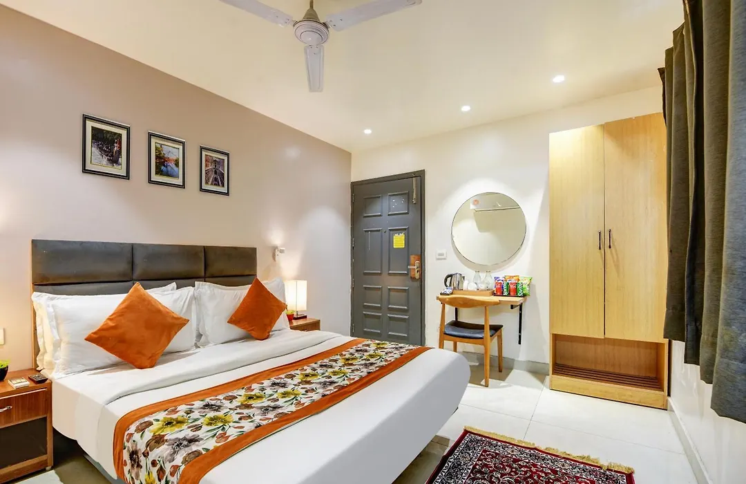 Qotel Comfort Ip Residency "Newly Rebuilt 2026" - Near Anand Vihar Railway Station & Preet Vihar-1