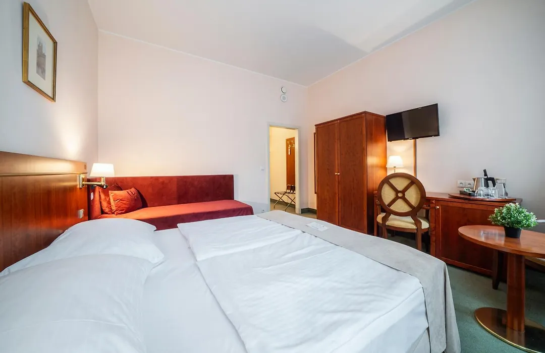 Hotel Raffaello-1