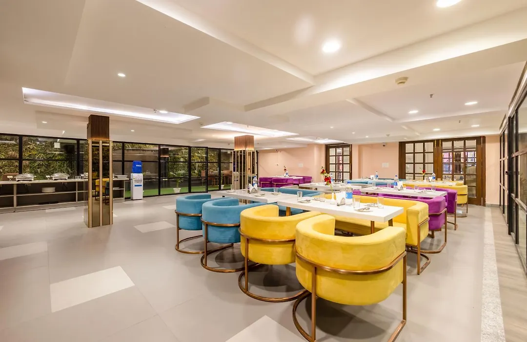 Hotel Sapphire House - 3 Mins Walk From Metro And 5 Mins From New Delhi Railway Station-1