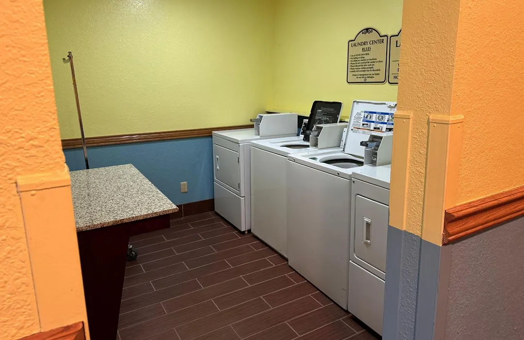 Days Inn By Wyndham Sault Ste Marie Mi-1