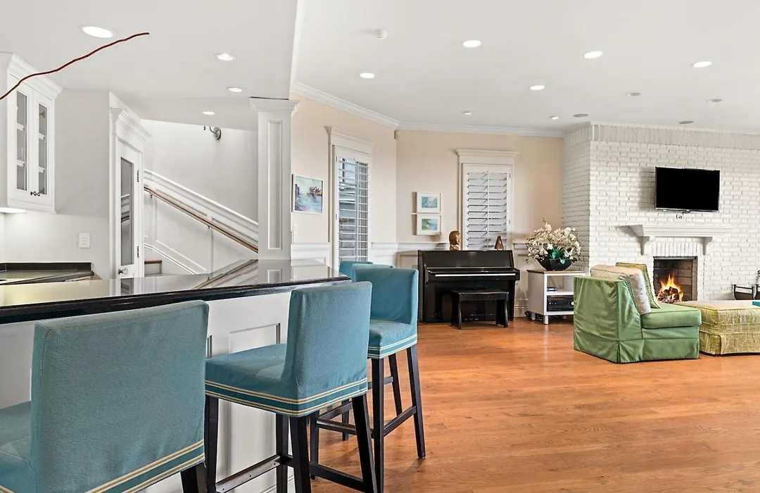 Malibu Dunes By Fieldtrip Expansive Hamptons-Style Estate W Private Beach Backyard-1