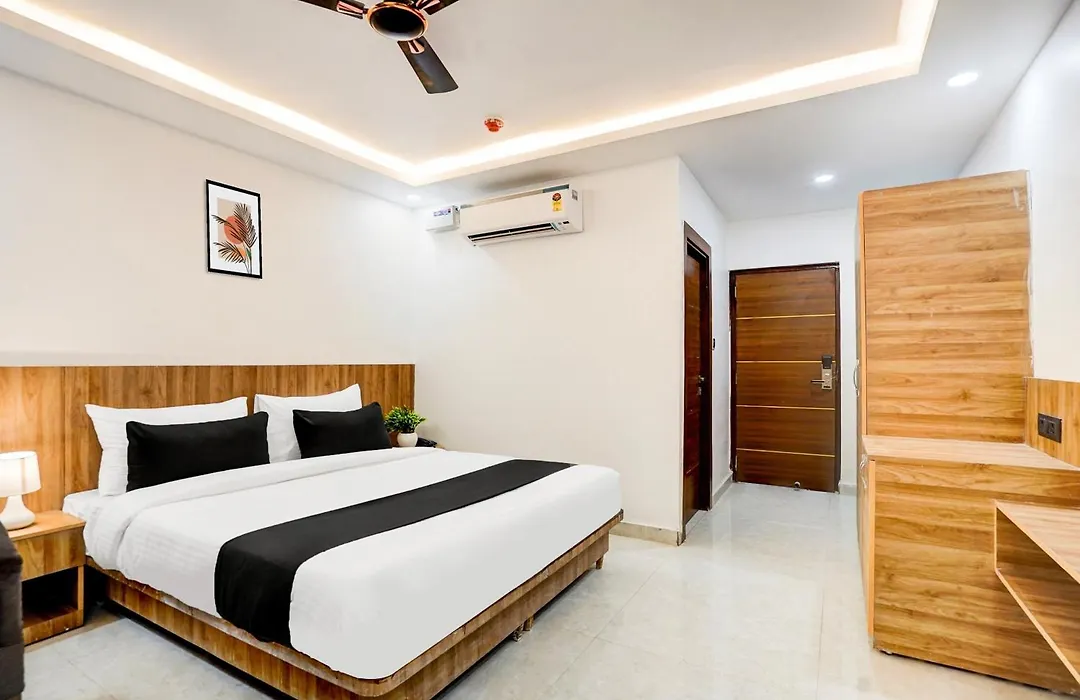 Townhouse Grand Address Hotel And Banquet-1