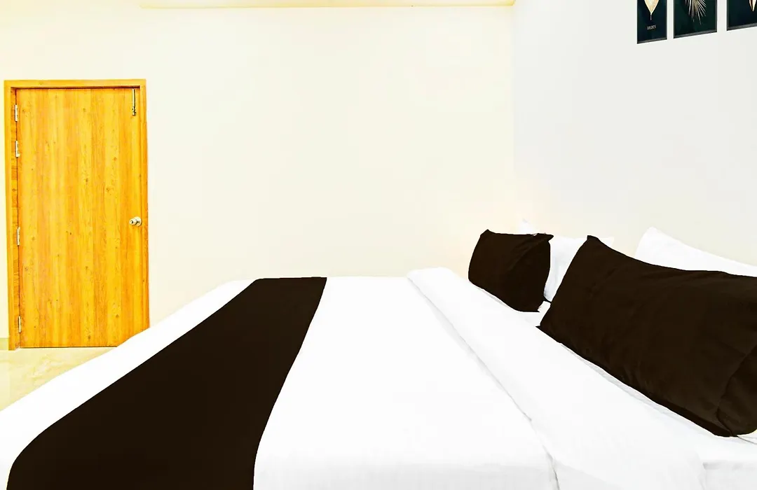 Super Townhouse Oak Kompally-1