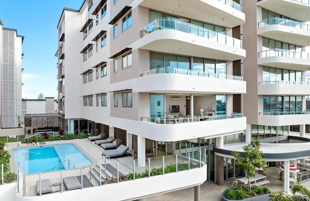 Lowanna Beach Resort Kawana-1
